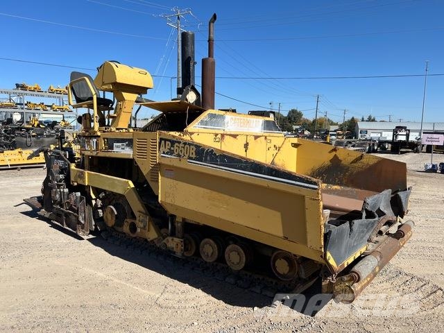 CAT AP-650B Asfalta klājēji