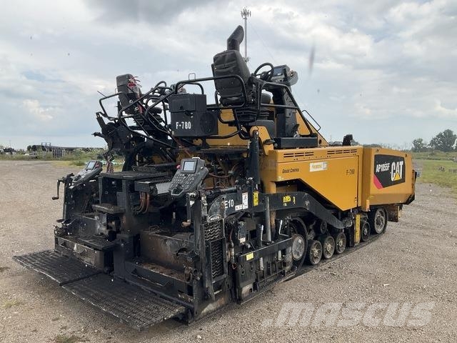 CAT AP1055F Asfaltni finišeri