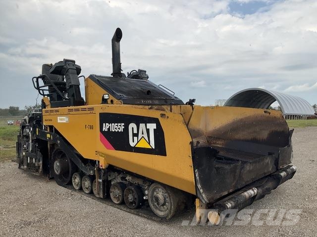 CAT AP1055F Asfaltni finišeri