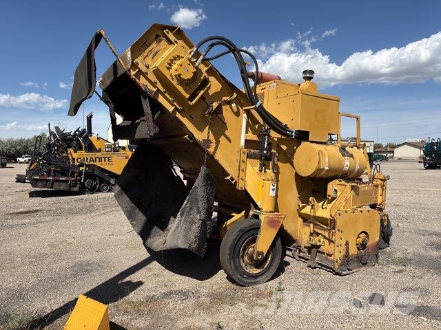 CAT BG-650 Aszfalt terítõ gépek