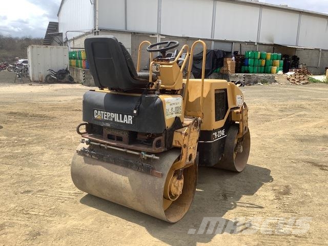 CAT CB-224E Rouleaux tandem