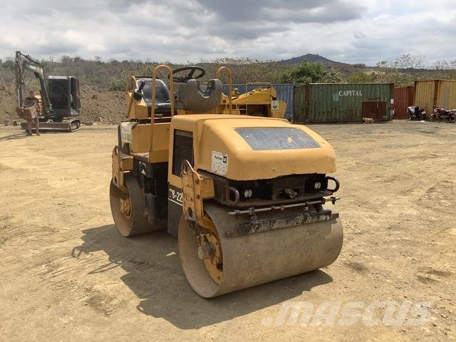 CAT CB-224E Rouleaux tandem