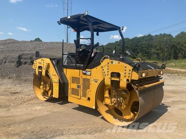 CAT CB64B Divvalču grunts veltņi