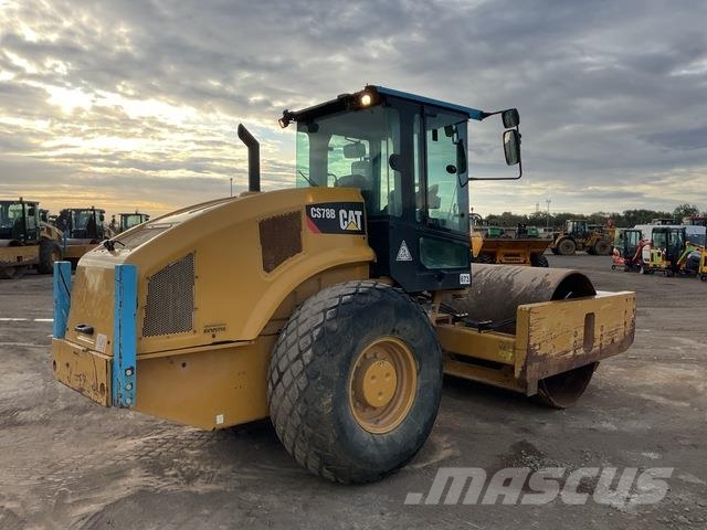 CAT CS78B Vienvalča grunts veltņi