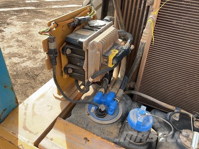 CAT CS78B Vienvalča grunts veltņi
