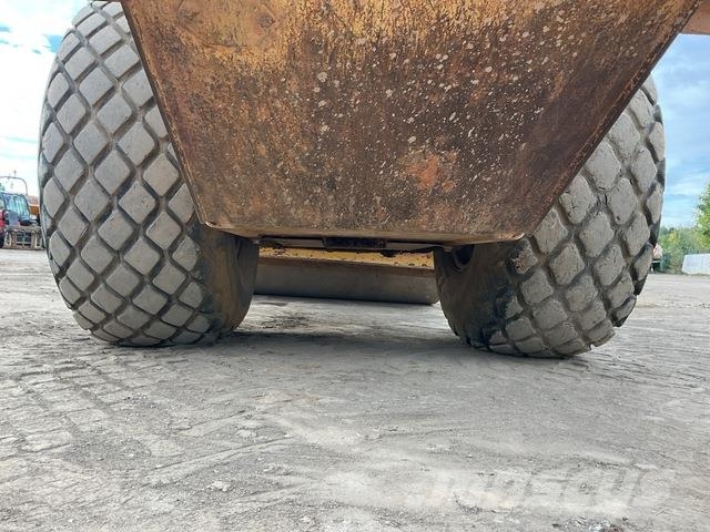 CAT CS78B Vienvalča grunts veltņi
