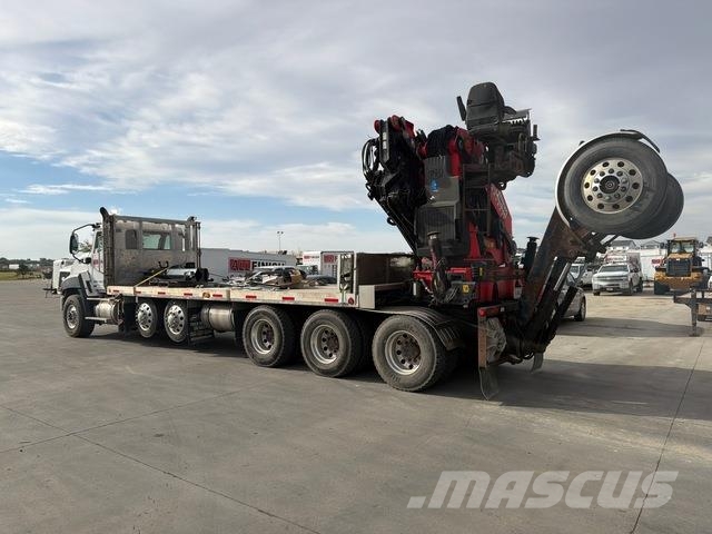 CAT CT660S 起重车