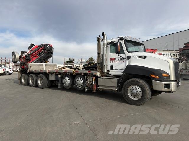 CAT CT660S 起重车