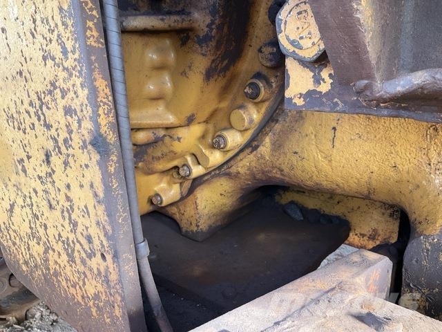 CAT D10T Buldozer sobre oruga