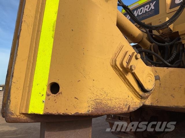 CAT D10T Buldozer sobre oruga