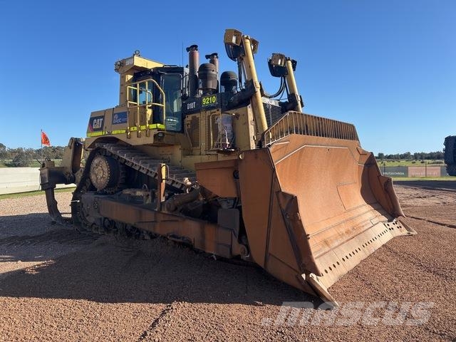 CAT D10T Buldozer sobre oruga