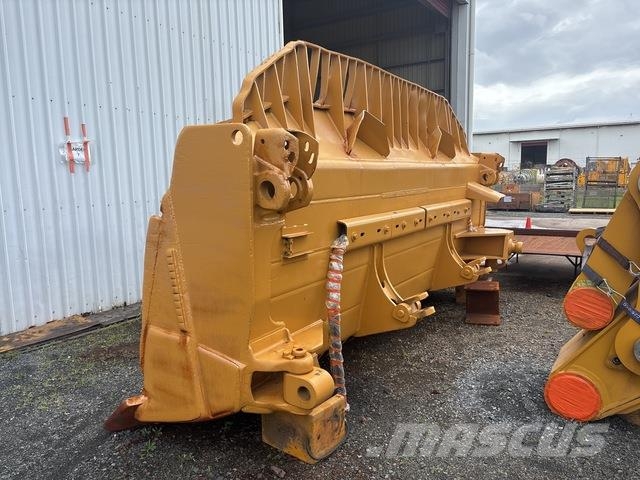 CAT D10T Гусеничные бульдозеры