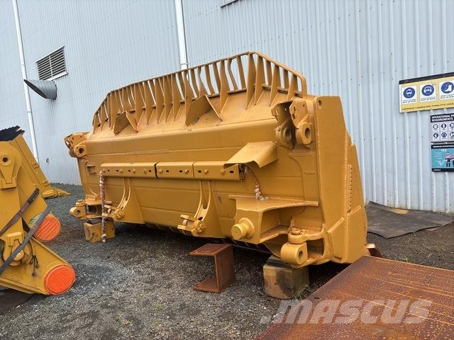 CAT D10T Гусеничные бульдозеры