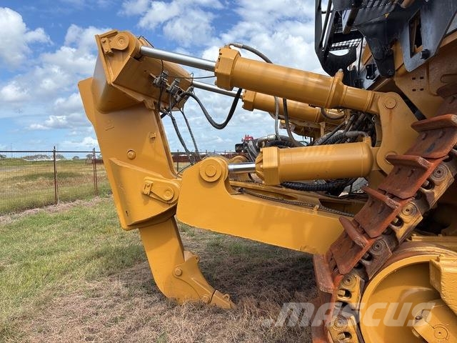 CAT D10T Гусеничные бульдозеры