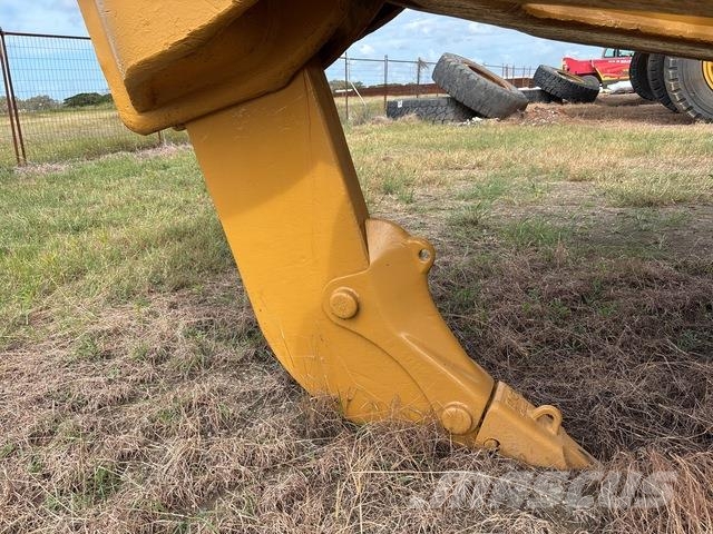 CAT D10T Гусеничные бульдозеры