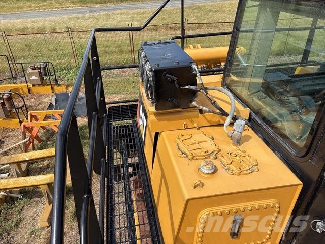 CAT D10T Гусеничные бульдозеры