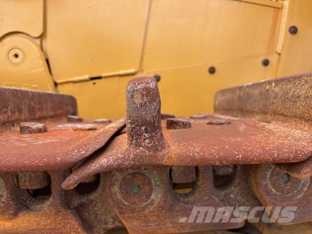 CAT D10T Гусеничные бульдозеры
