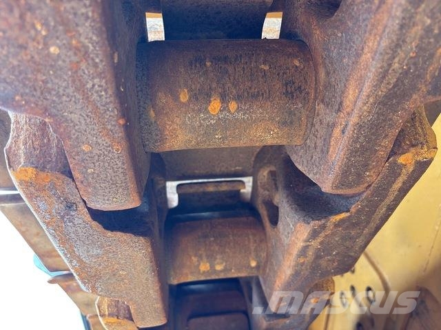 CAT D10T Гусеничные бульдозеры