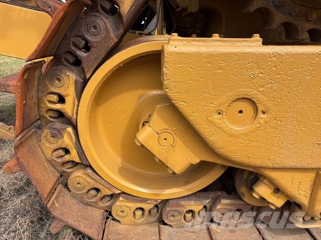 CAT D10T Гусеничные бульдозеры