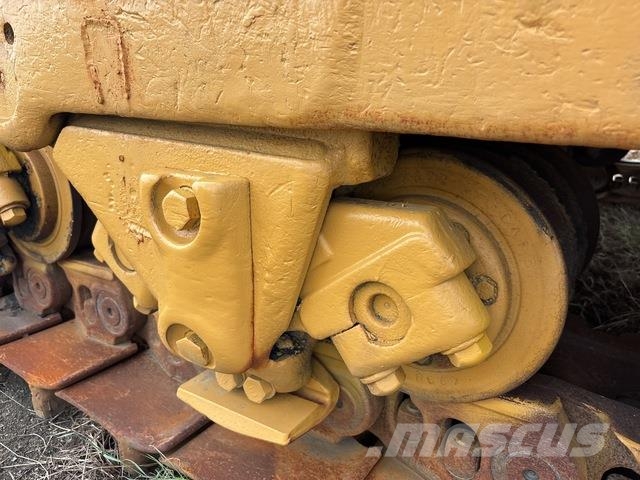 CAT D10T Гусеничные бульдозеры