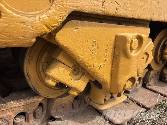 CAT D10T Гусеничные бульдозеры