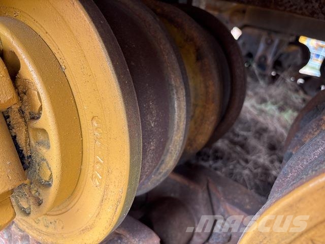 CAT D10T Гусеничные бульдозеры