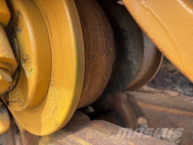 CAT D10T Гусеничные бульдозеры