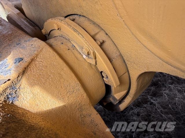 CAT D10T Гусеничные бульдозеры