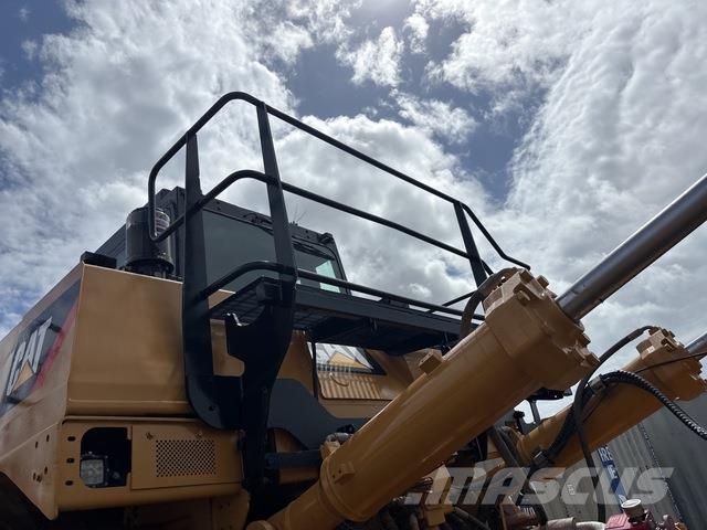 CAT D10T Гусеничные бульдозеры
