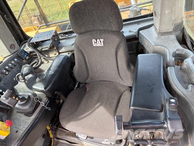 CAT D10T Гусеничные бульдозеры