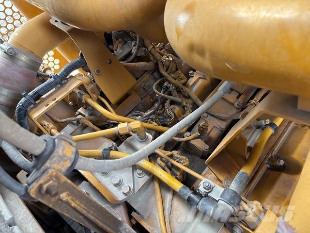 CAT D10T Гусеничные бульдозеры