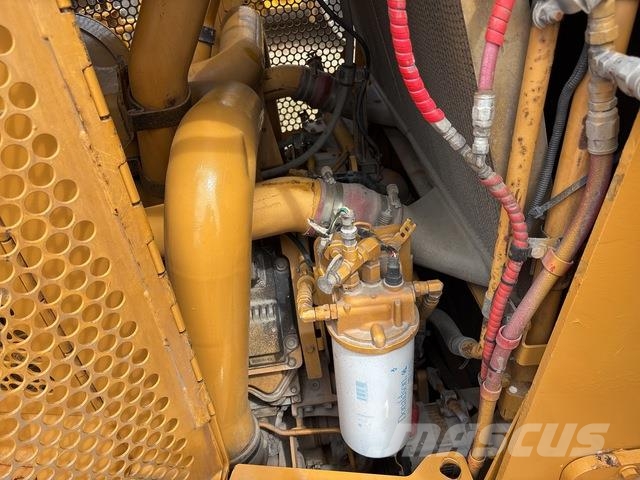 CAT D10T Гусеничные бульдозеры