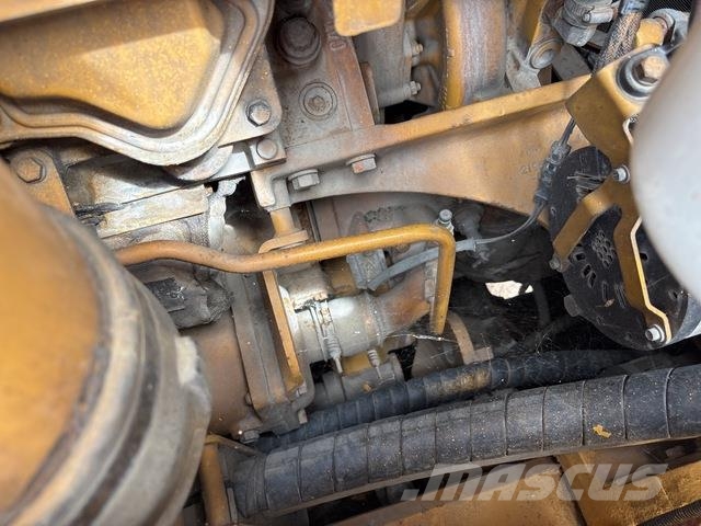 CAT D10T Гусеничные бульдозеры