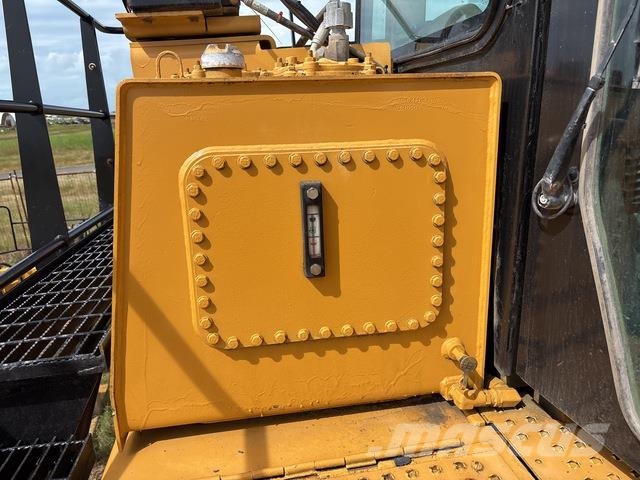 CAT D10T Гусеничные бульдозеры