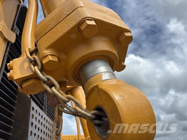 CAT D10T Гусеничные бульдозеры