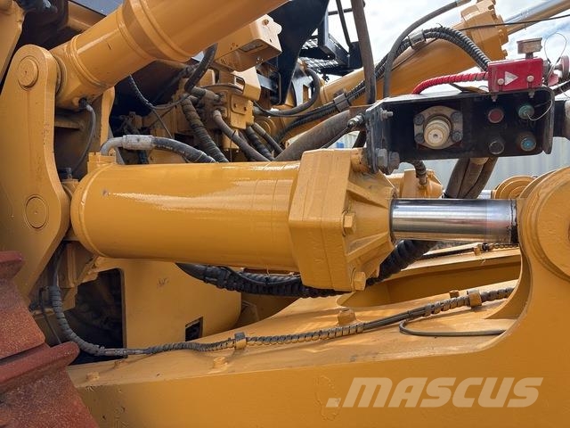 CAT D10T Гусеничные бульдозеры