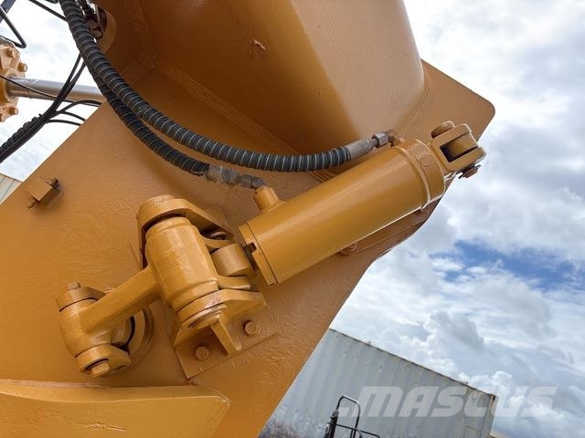 CAT D10T Гусеничные бульдозеры