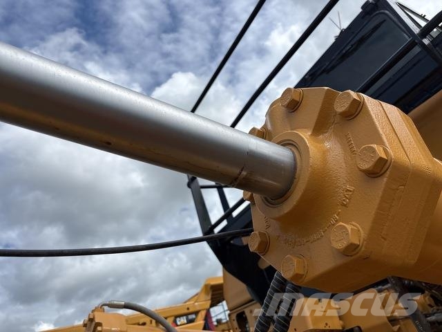 CAT D10T Гусеничные бульдозеры