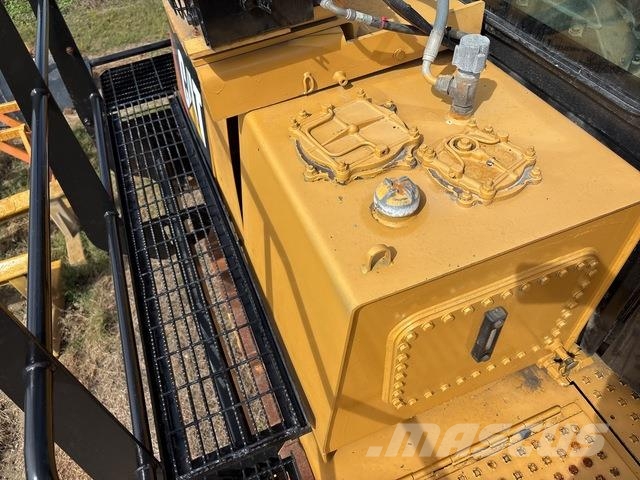 CAT D10T Гусеничные бульдозеры