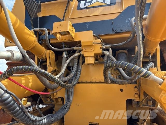 CAT D10T Гусеничные бульдозеры