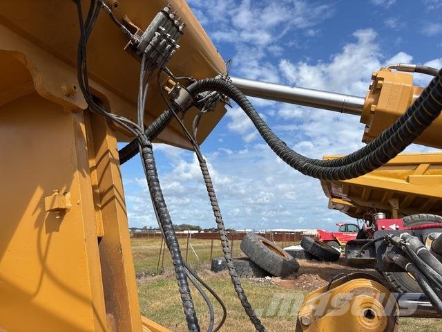 CAT D10T Гусеничные бульдозеры