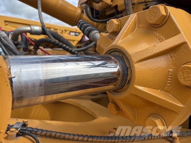 CAT D10T Гусеничные бульдозеры