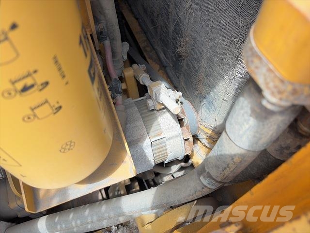 CAT D10T Buldozer sobre oruga