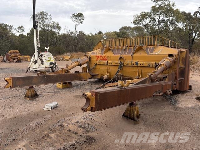CAT D10T Buldozer sobre oruga
