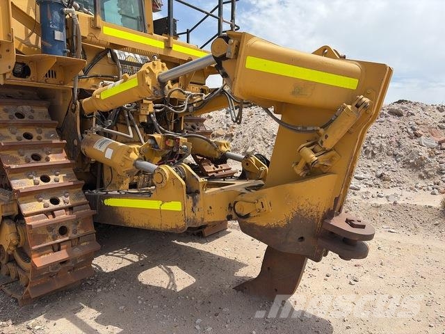 CAT D10T Buldozer sobre oruga