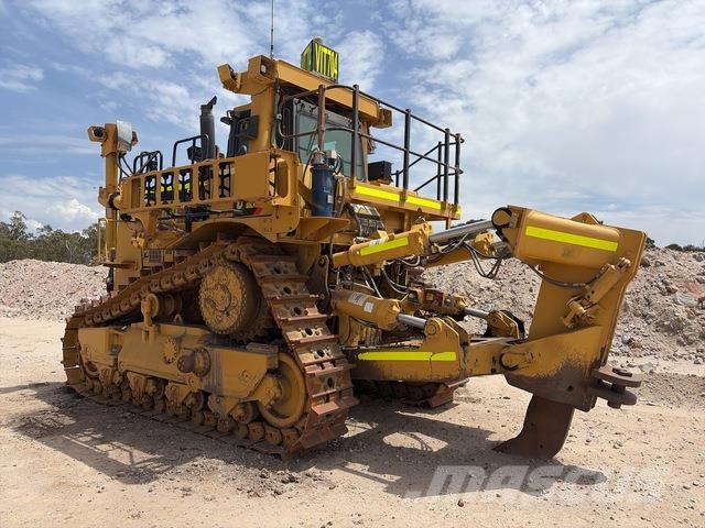 CAT D10T Buldozer sobre oruga