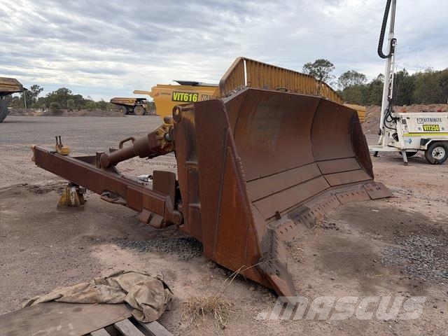 CAT D10T Buldozer sobre oruga