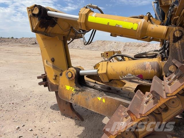 CAT D10T Buldozer sobre oruga