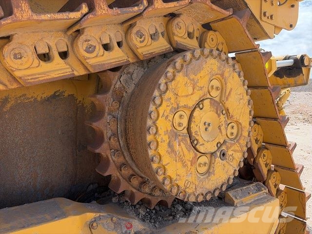 CAT D10T Buldozer sobre oruga