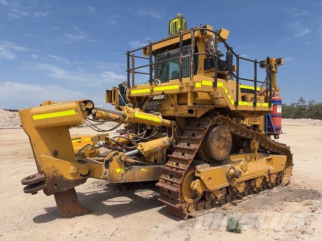 CAT D10T Buldozer sobre oruga